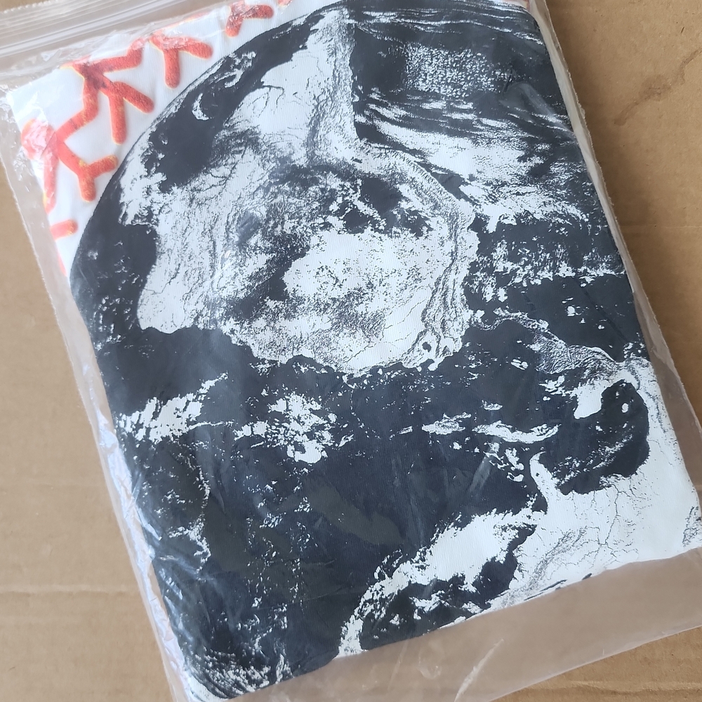 Travis Scott White Astroworld Tee with Earth Graphic - Picture 3 of 11